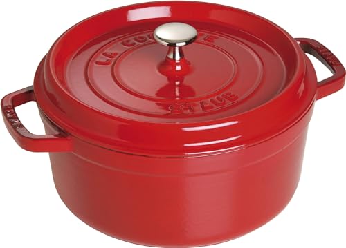 STAUB Gusseisen Bräter/Cocotte, Rund 24 cm, 3,7 L, Aromaregen Funktion, Für alle Herdarten geeignet, Kirschrot