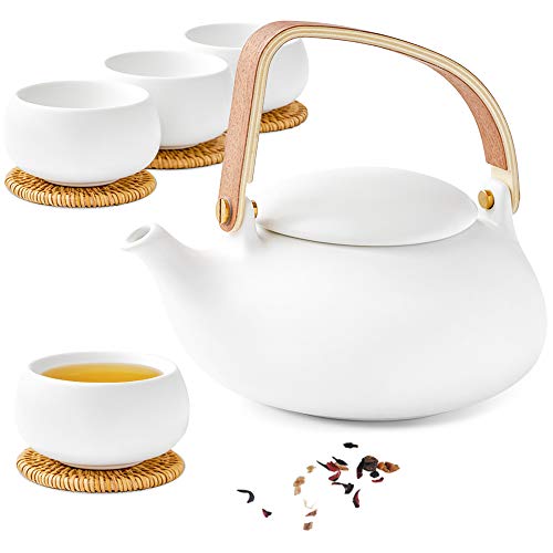 ZENS Teeservice mit Sieb, 800ml Holzgriff Matt Japanische Teekanne Keramik Weiß mit 4 Tassen und Rattan Untersetzer für Losen Tee Geschenk