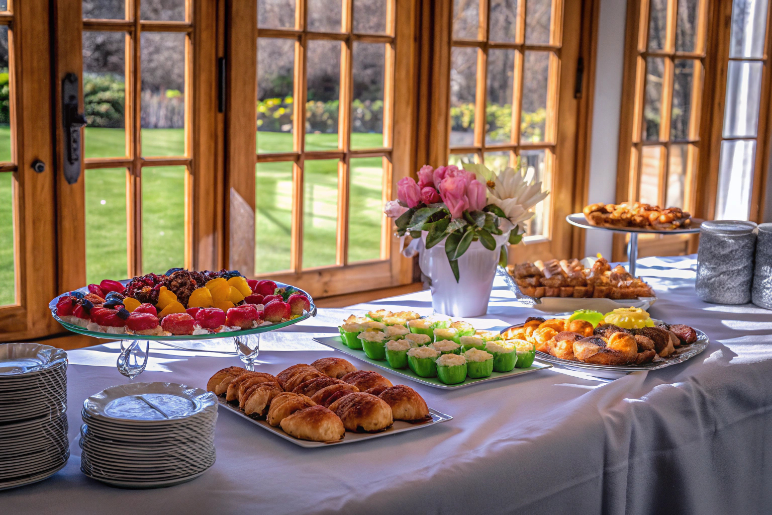 Fröhliche Gäste beim Brunch