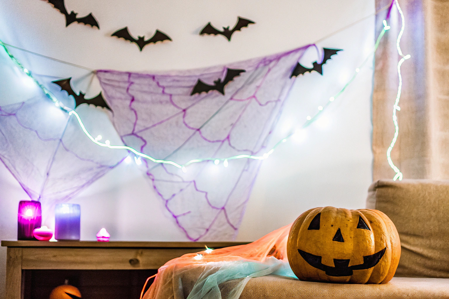 Halloween-Dekorationen mit Licht