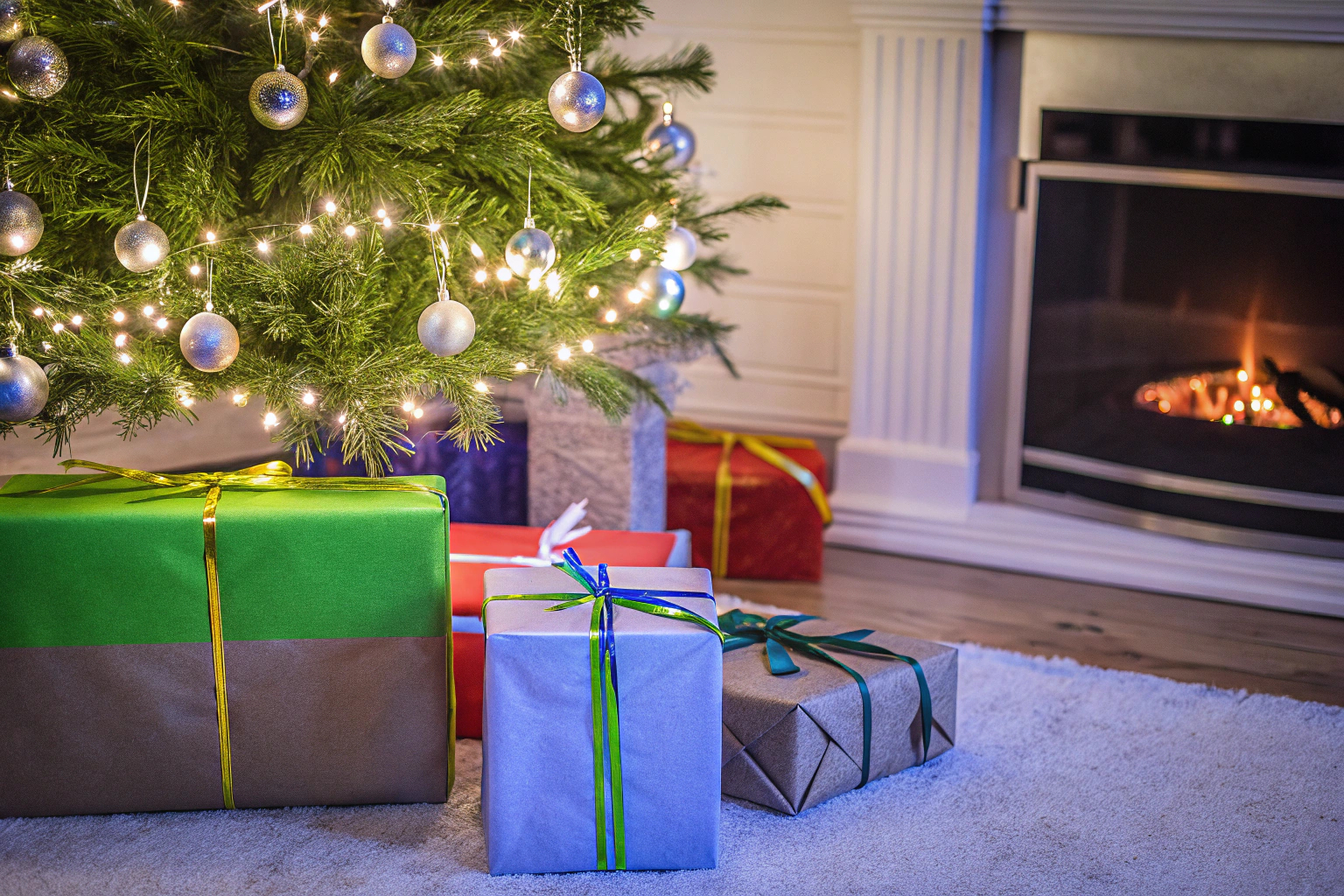 Geschenke unter dem Weihnachtsbaum